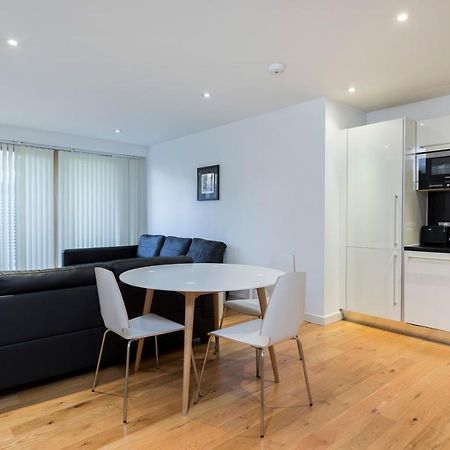 East Croydon Apartments - Just 3 Mins Walk To East Croydon Station Buitenkant foto