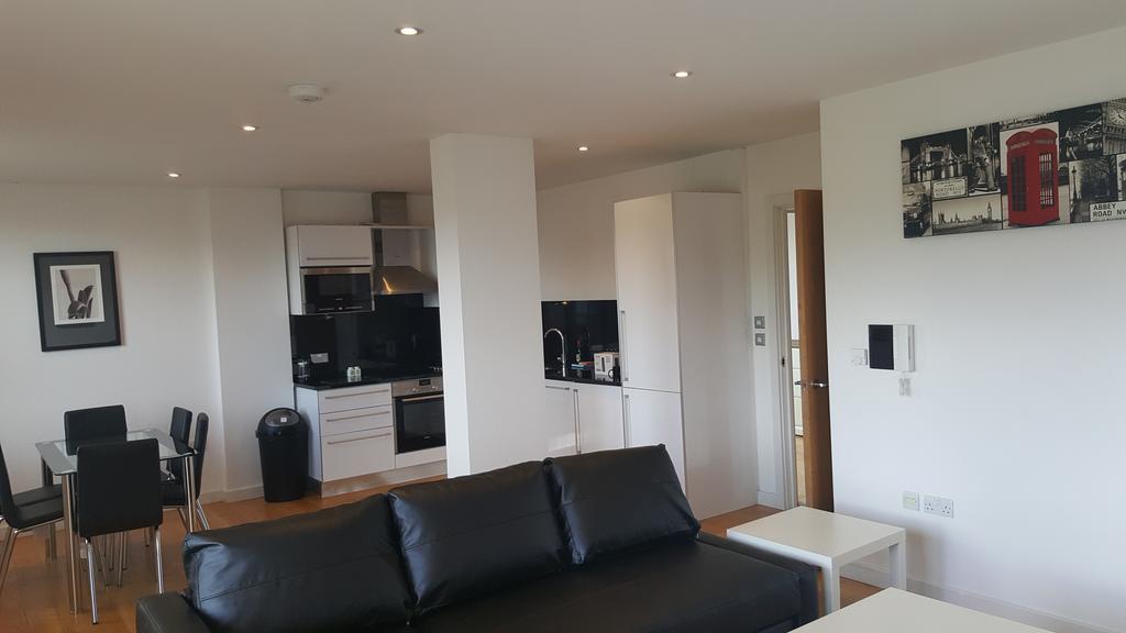 East Croydon Apartments - Just 3 Mins Walk To East Croydon Station Buitenkant foto