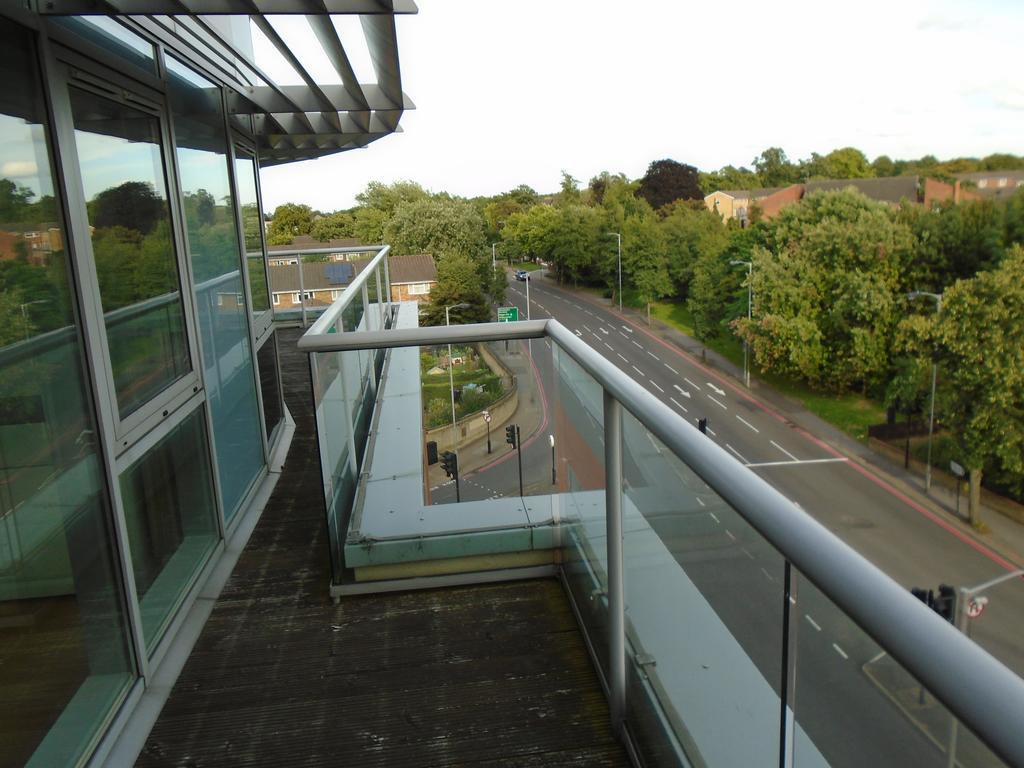 East Croydon Apartments - Just 3 Mins Walk To East Croydon Station Buitenkant foto
