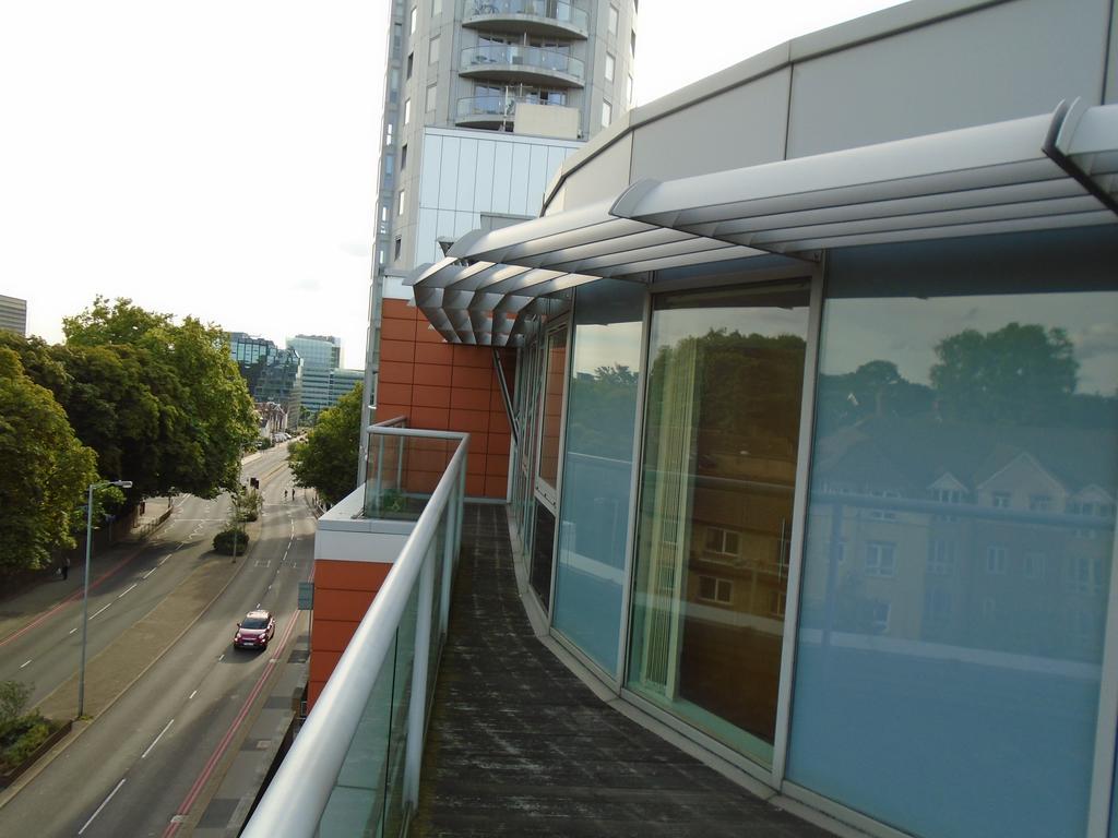 East Croydon Apartments - Just 3 Mins Walk To East Croydon Station Buitenkant foto