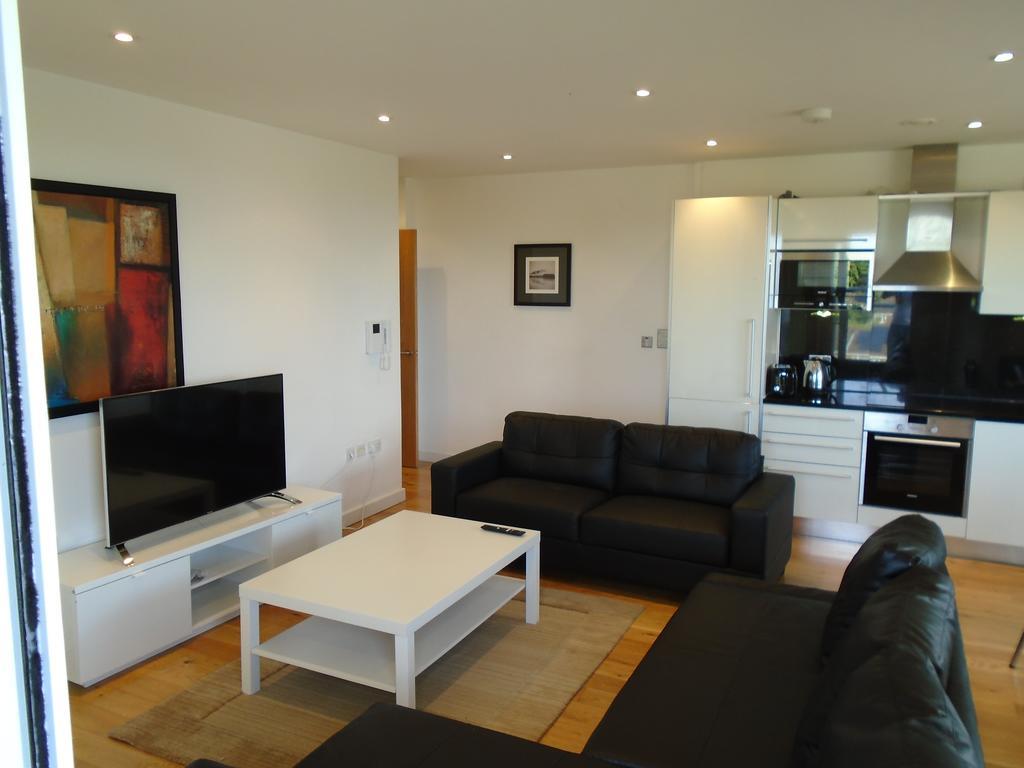 East Croydon Apartments - Just 3 Mins Walk To East Croydon Station Buitenkant foto