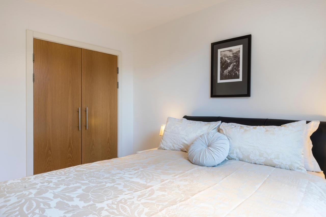 East Croydon Apartments - Just 3 Mins Walk To East Croydon Station Buitenkant foto