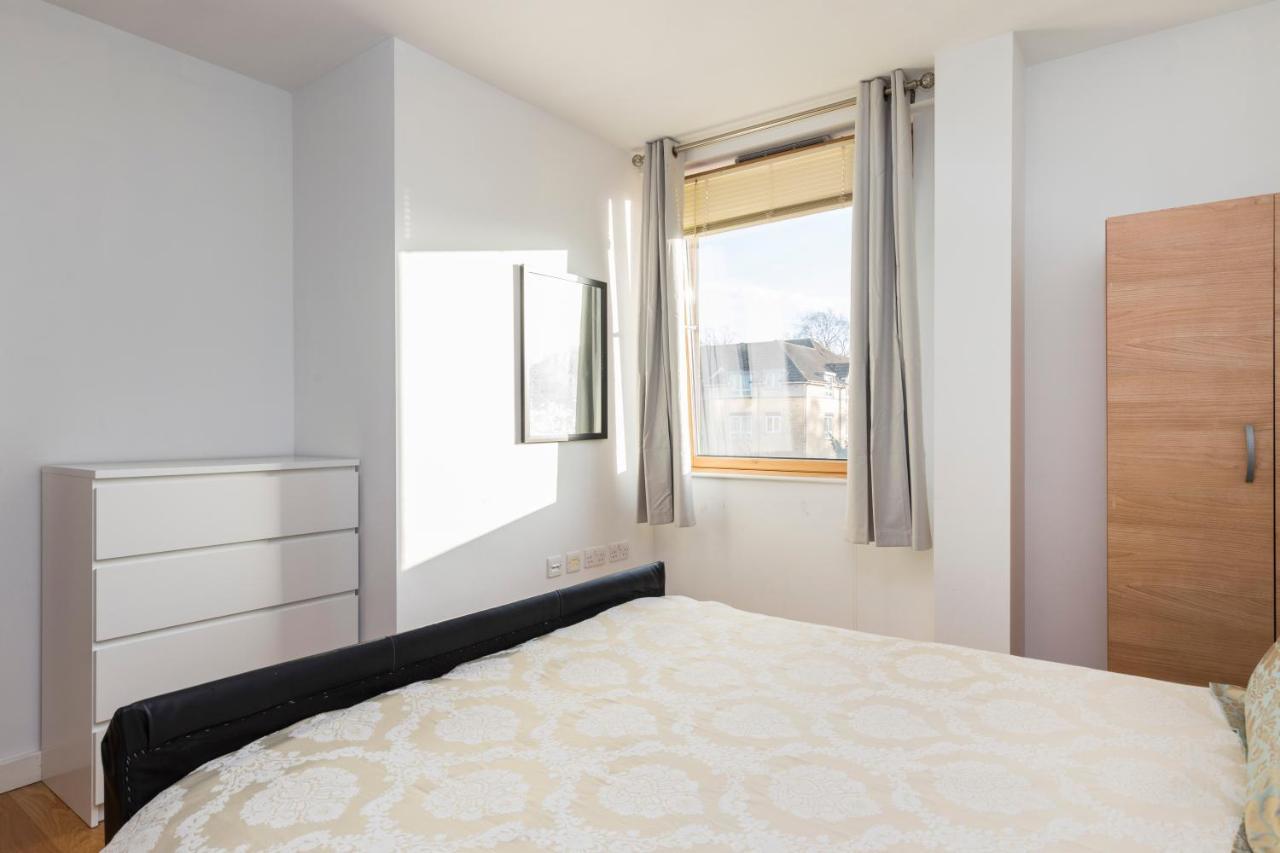 East Croydon Apartments - Just 3 Mins Walk To East Croydon Station Buitenkant foto