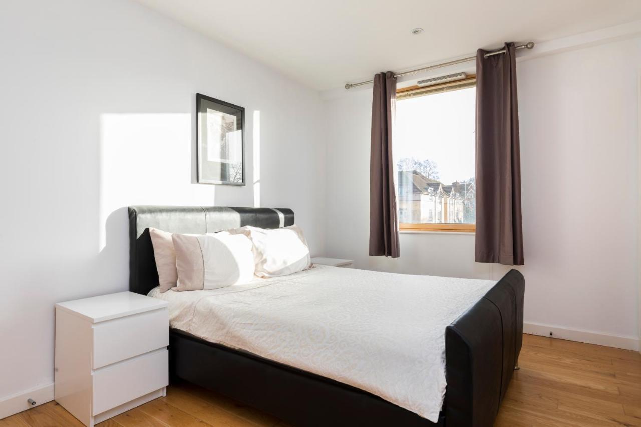 East Croydon Apartments - Just 3 Mins Walk To East Croydon Station Buitenkant foto