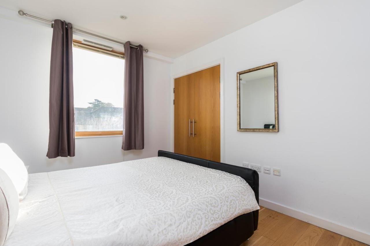 East Croydon Apartments - Just 3 Mins Walk To East Croydon Station Buitenkant foto